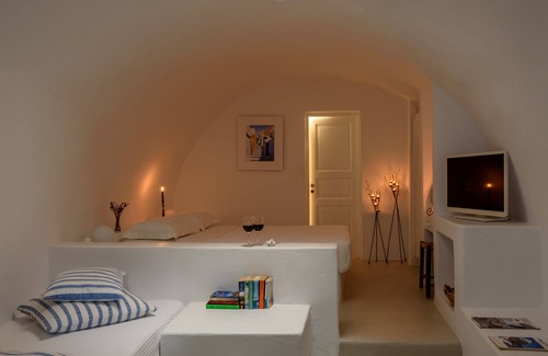 Imerovigli Hotel | Aghios Artemios Traditional Houses