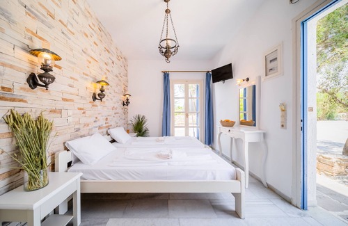 Agia Anna Hotel | Agia Anna Living