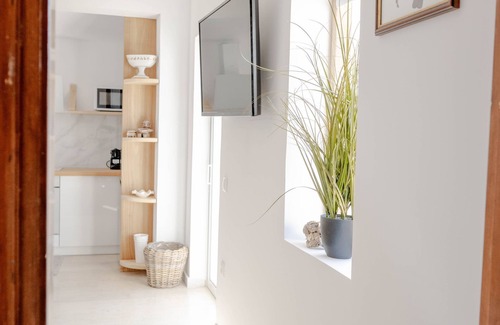 Limni Vouliagmenis House | Agrambeli Apartment 6/7 at Heraion Lagoon