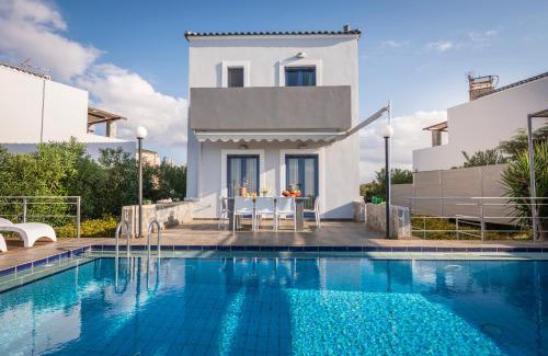 Stavros Villa | Akron Villas Chania, 1 Maritsa, 2 Suzanna, 3 Ioanna