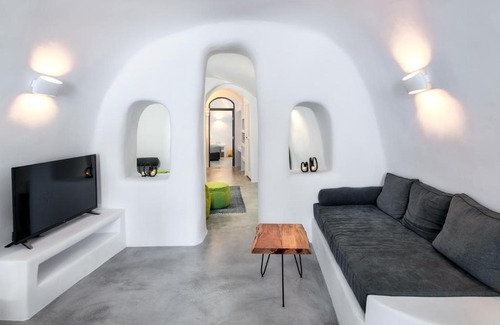 Oia House | Alexi's Place by Thireon