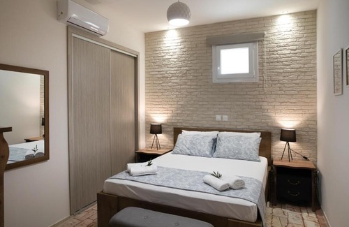 Doukades House | Alia house