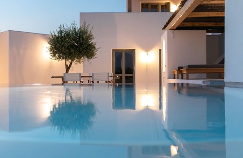 Naxos Town Villa | Alio Suites with private swimming pool (2suites)