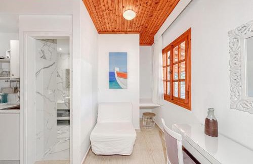 Troulos Apartment | Almira Hotel