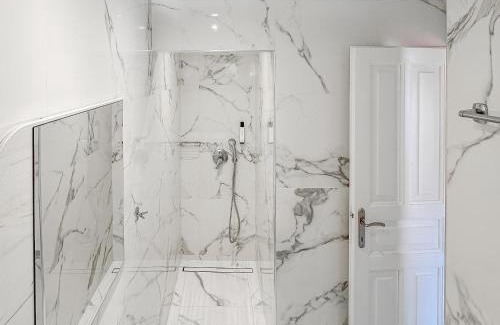 Troulos Apartment | Almira Hotel