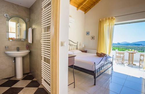 Nea Tirintha House | Anassia Villas