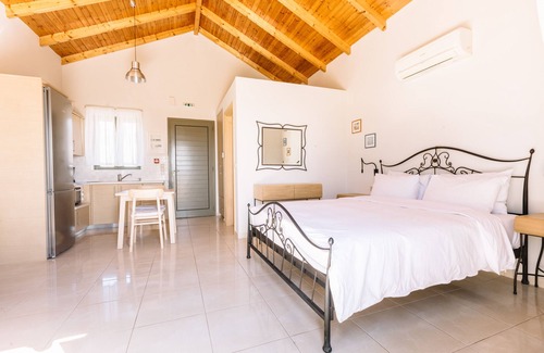 Nea Tirintha House | Anassia Villas