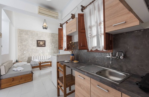 Perissa House | Anezina Villas