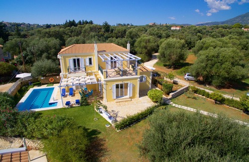 Pesada Villa | Angelina Ventura Villa