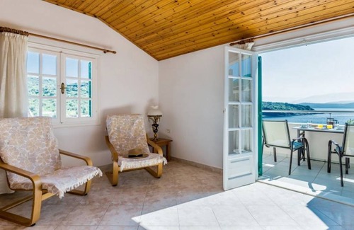 Agios Stefanos Apartment | Anna