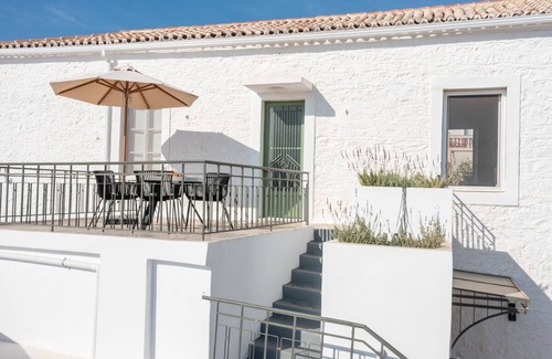 Spetses House | Anna House, super chic peaceful courtyard garden with oasis pool walk into town.