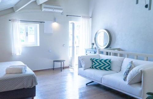 Fiskardo Apartment | Anna Maria's, cozy studio in the heart of Fiscardo