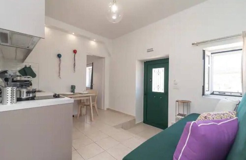 Vathy Apartment | Antheon apartments - Lavender