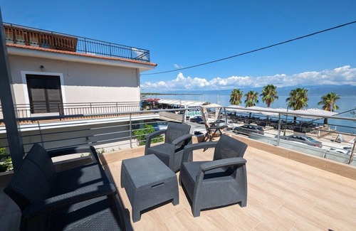 Kamena Vourla Apartment | Apartment ∙ 2 bedrooms ∙ 4 guests
