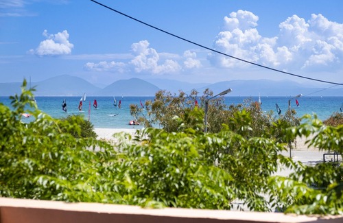 Vassiliki Apartment | Apartment "Apollon" with Sea View, Garden & Wi-Fi