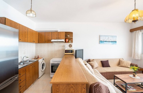 Haraki Apartment | Apartment 'Dorothy's Seaview' with Sea View, Wi-Fi