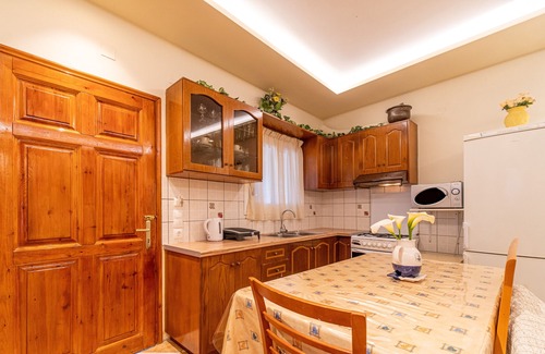 Kato Korakiana Apartment | Apartment 'Kalemi House Corfu' with Sea View, Terrace & Wi-Fi