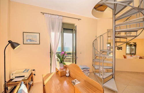 Chania Apartment | Apartment overlooking the city of Chania and the sea