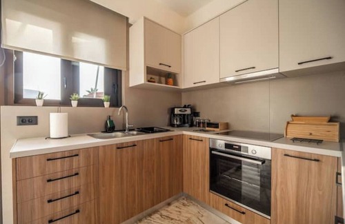 Chania Town Apartment | Apartment with sea view 10 minutes from the beach, old town, city