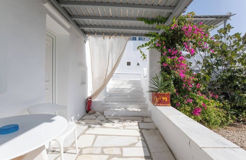 Psarou Apartment | Apostolis Windmill