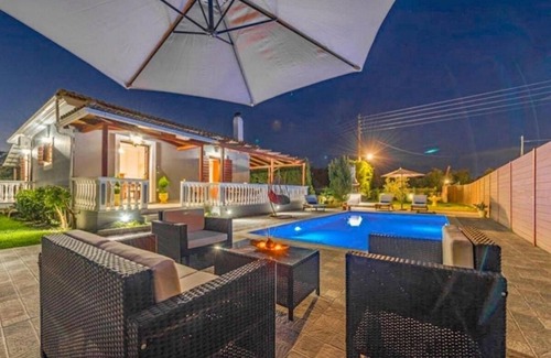 Zakynthos Villa | Appealing Family Villa, A/C, Private Pool & Garden - Quiet Area 10mins from Zakynthos Town & Tsilivi