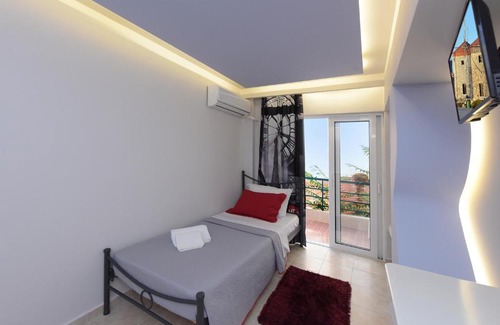 Rhodes Apartment | Astoria Studio 7, Rhodes City Center