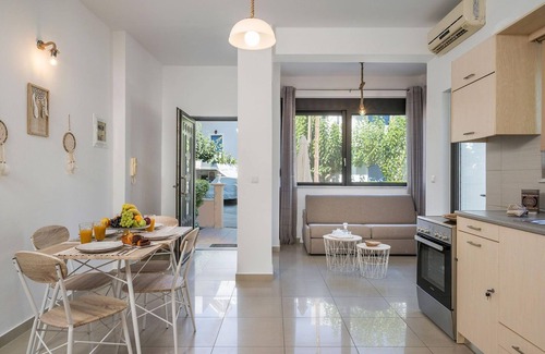 Agia Marina Apartment | Athina's Flat on the Sea | A Seafront Retreat