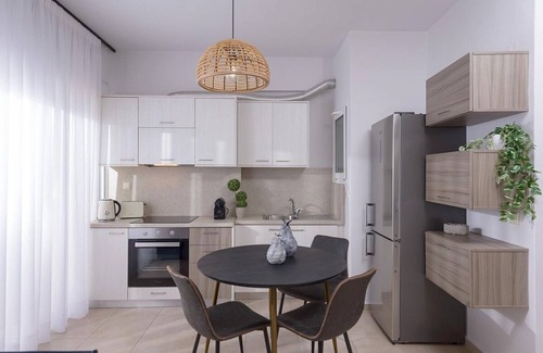Heraklion Apartment | Attractive Ground Floor Apartment, A/C, Balcony with Sea View - Centrally Located in Heraklion!