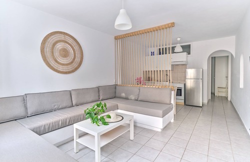 Piso Livadi Apartment | Aura | 1 Bedroom Apartment with Patio , Cleopatra Homes Paros