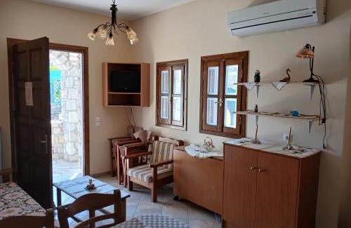 Avgonima House | Avgonima Family's Rooms Grandfather Michalis