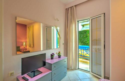 Agios Dimitrios Apartment | bbq, backyard, Of Amoudara, full Kitchen, parking-3