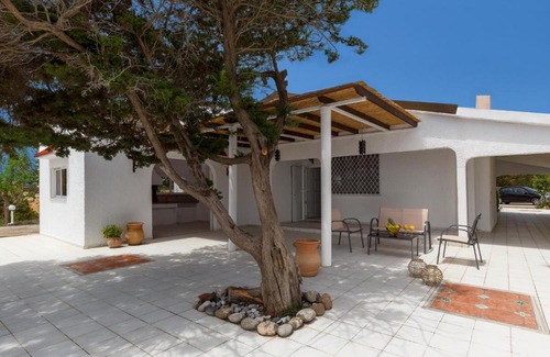 Gennadi House | Beach House By The Sea