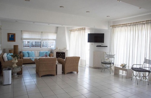 Kiato Villa | Beach House in Kiato