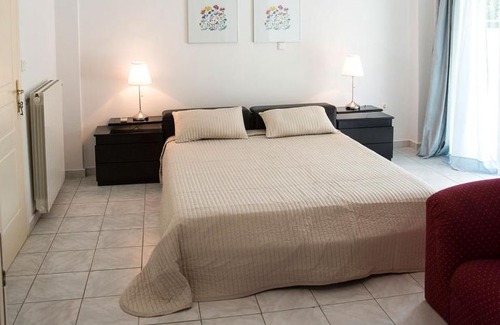 Kiato Villa | Beach House in Kiato