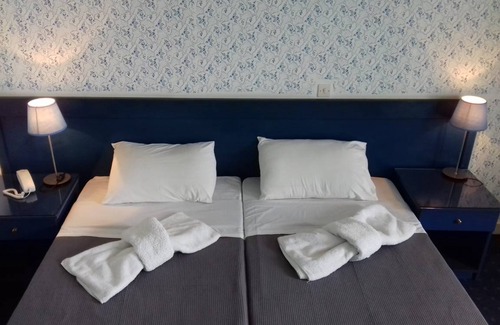 Agia Marina Hotel | Beachfront Executive Suite - Argo Seaside Stays