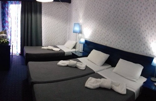 Agia Marina Hotel | Beachfront Triple Room- Argo Seaside Stays