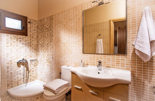 Palaiokastro Villa | Beautiful maisonette, Near Heraklion, beach & taverns 3