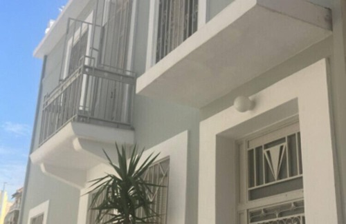 Kerameikos Apartment | Bill – License to Thrill in Metaxourgeio
