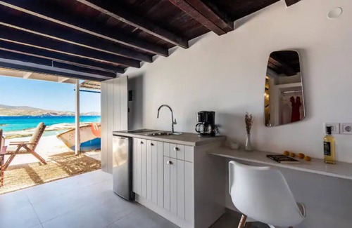 Apollonia Apartment | BlueNote Milos - Sea Side Boathouse