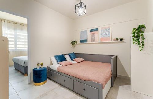 Athens City Centre Apartment | Brand New Modern Stylish 6BDR 3BATH APT-Athens