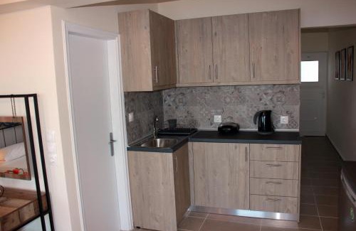 Haraki Apartment | Budget Studio 1 - Sea view - Renovated February 2021
