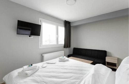 Thessaloniki City Centre Apartment | Caravanserai Studio 11