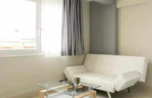 Thessaloniki City Centre Apartment | Caravanserai Studio 4