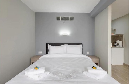 Thessaloniki City Centre Apartment | Caravanserai Studio 8