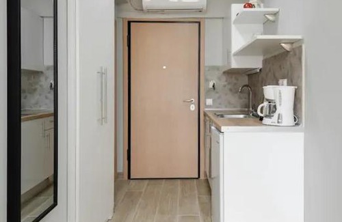 Thessaloniki City Centre Apartment | Caravanserai Studio 8