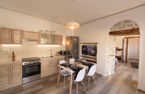Hydra House | Casa DelMare Guesthouse
