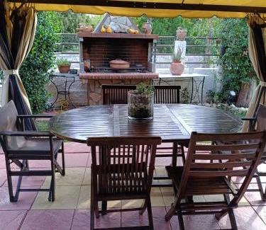 Tsakoi Apartment | Casa Rita ΛΟΥΤΡΑ ΠΟΖΑΡ
