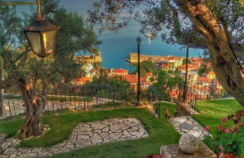 Gefira Mpania Apartment | Central Luxury Apartment with jacuzzi - Nafpaktos