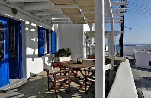 Platis Gialos Apartment | Chic 2-bedroom apartment in marvelous Mykonos 15 meters close the beach