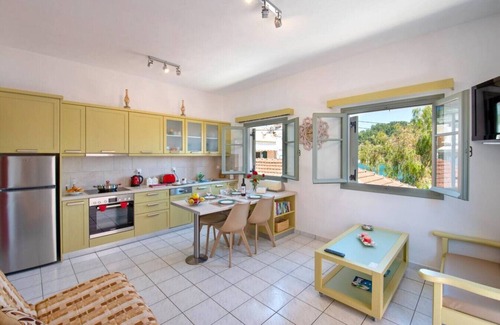 Gaios Apartment | Chic Gaios Haven Steps from Port